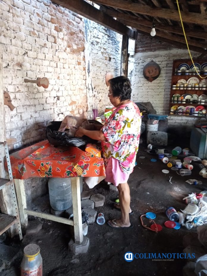 A una semana de la Navidad desalojan a madre e hija de una vivienda
