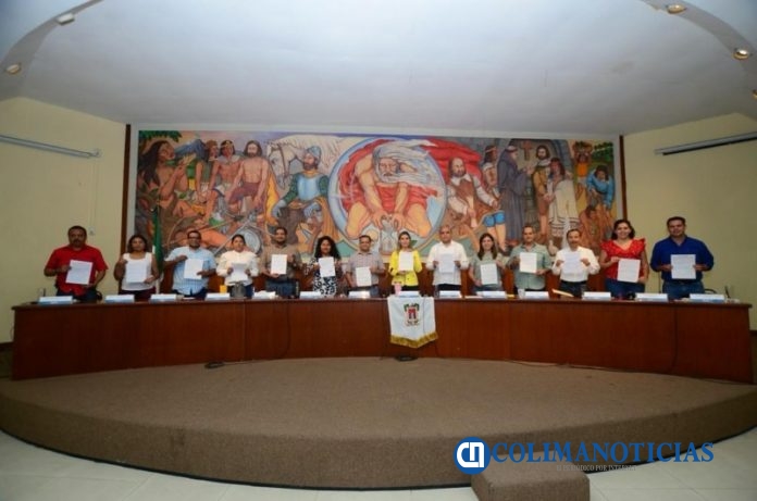 Integrantes del Cabildo de Colima cumplen con ley de transparencia