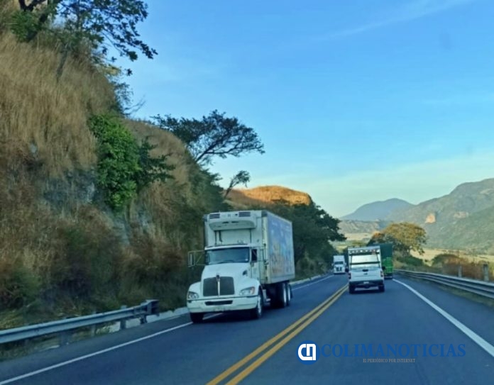 trailer autopista gdl colima