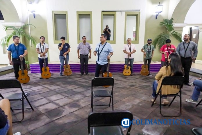 Ensayo abierto con la Rondalla