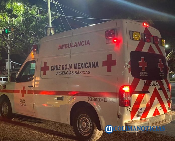 ambulancia cruz roja noche