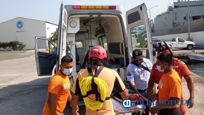 Auxilia Marina a tripulante lesionado de buque camaronero en Manzanillo