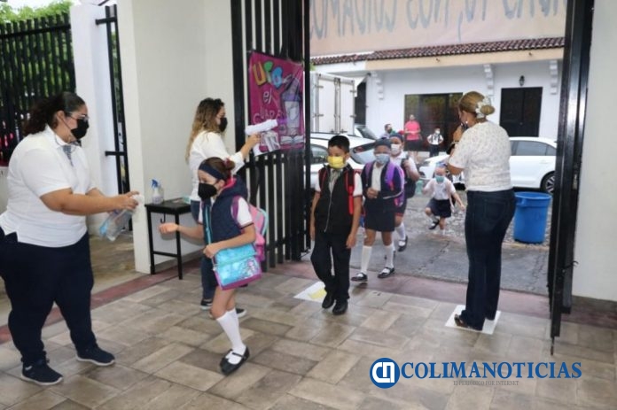 estudiantes clases presenciales pandemia