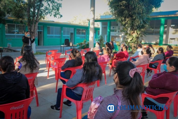 Abordan familia y su papel protector en adolescentes_a