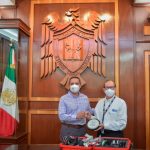 Dona INEGI a la UdeC material de medición especializado