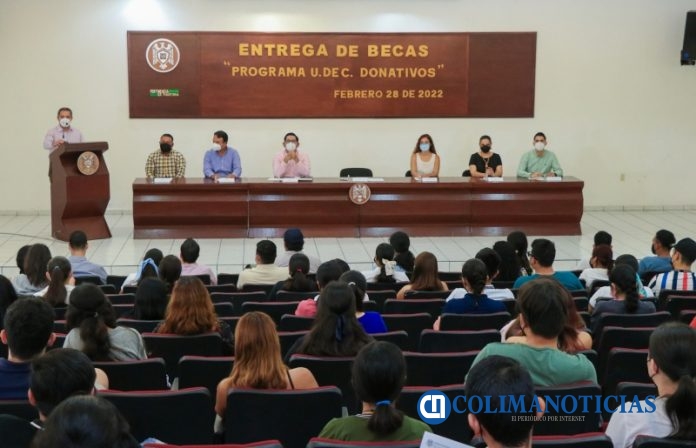 PRINCIPAL_Entrega de becas del programa Donativos UdeC