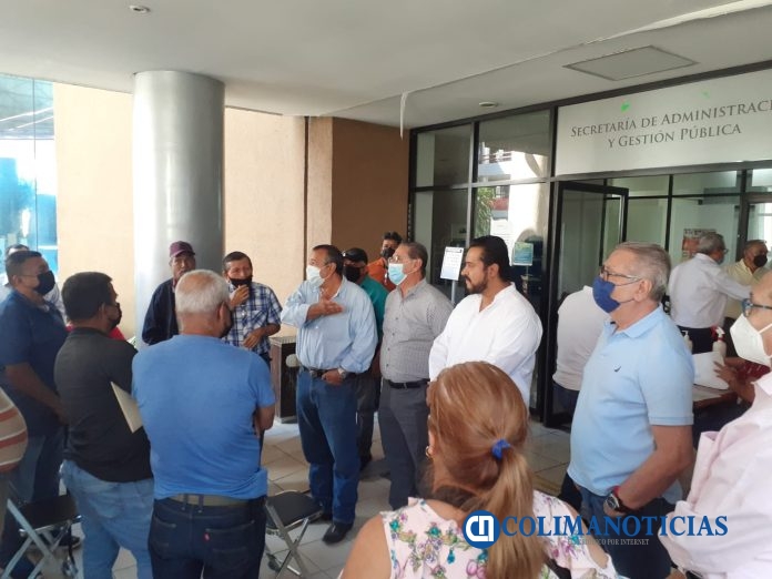 Se manifiestan Pensionados y Jubilados de Confianza en Finanzas Estatales