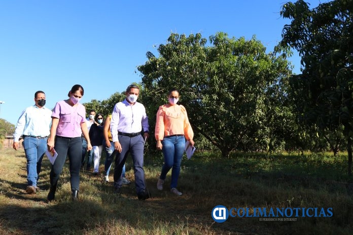 Visita rector taller laboratorio de Rancho El Crucero