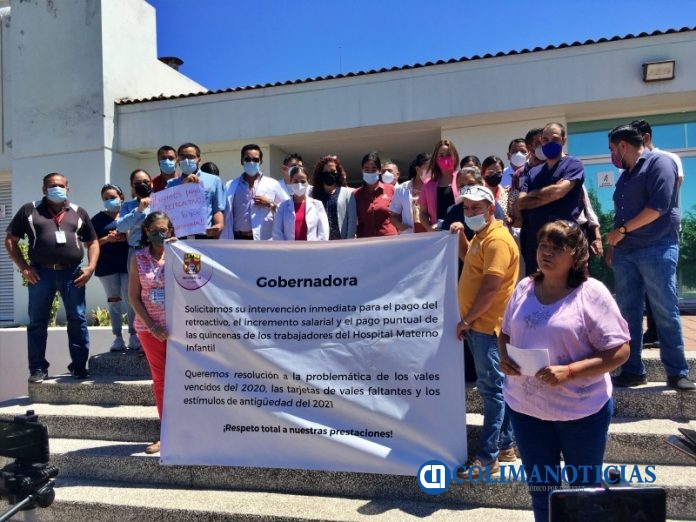 dolores gonzalez manifestacion con trabajdores