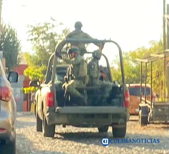 militares y marinos en Solidaridad
