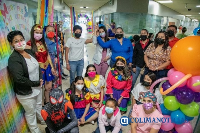 Norma Itzel toca campana de vida al concluir su tratamiento de quimioterapias en el HGZ No. 1 del IMSS Colima