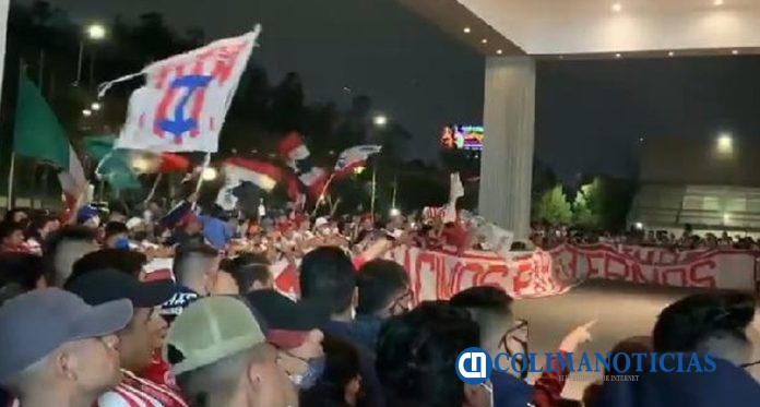 aficionados-destrozos-hotel-chivas