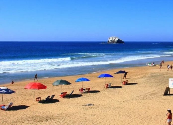 playa nudista de Zipolite, Oaxaca