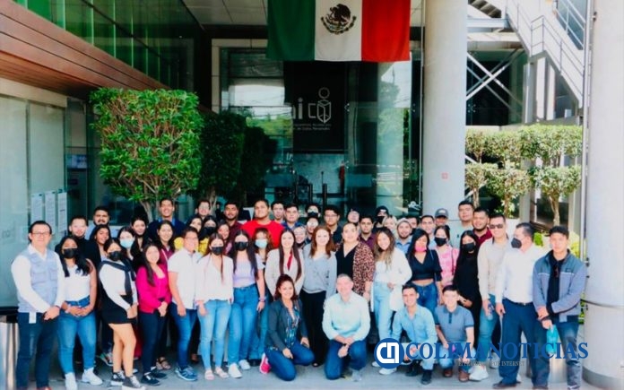 Realizan estudiantes UdeC viaje de estudios a la CDMX