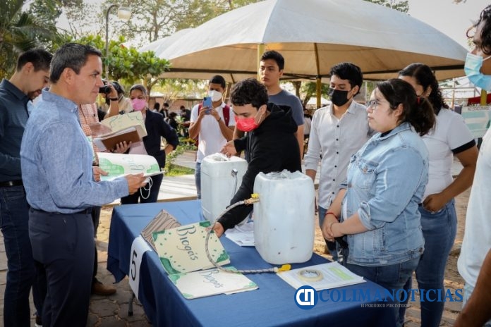 Rector inaugura Expociencia en Bachillerato 30_a