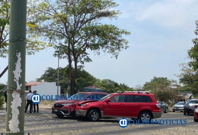 Reportan choque en Av. Ignacio Sandoval3