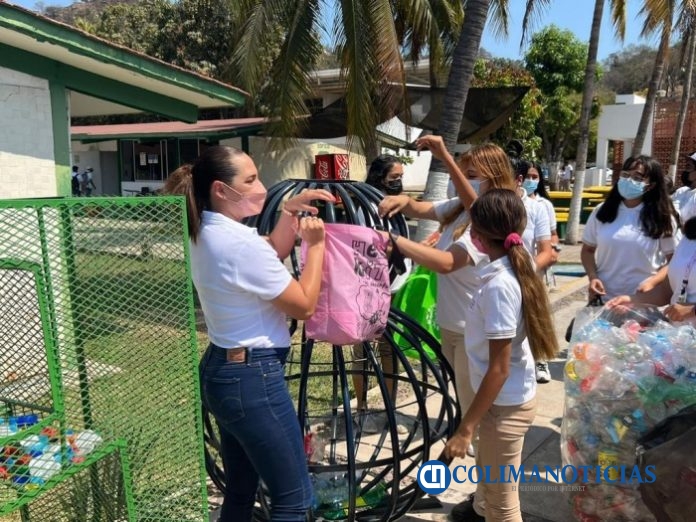 Trabajan bachilleres por cuidado del medio ambiente, en Manzanillo