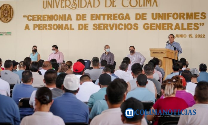 PRINCIPAL_UdeC entrega uniformes a trabajadores de servicios generales
