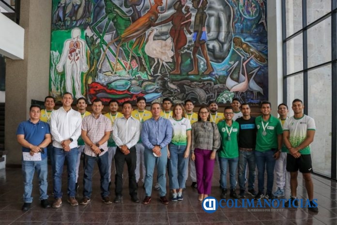 PRINCIPAL_Visitan al rector ganadores de medallas de la reciente Universiada Nacional 2022