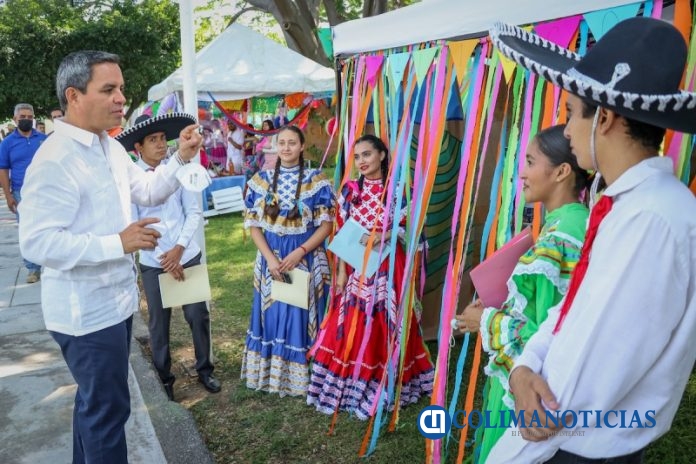 Visita rector proyectos integradores de estudiantes de Turismo