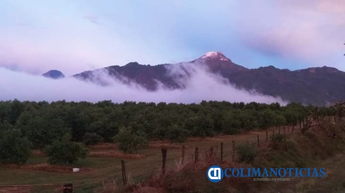 volcan con nieve de carlos arevalo