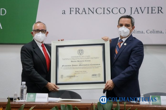 PRINCIPAL_Otorga UdeC doctorado Honoris Causa a Francisco Marmolejo