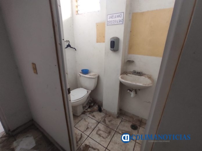 Riesgo sanitario en oficinas de Coespris Colima 7
