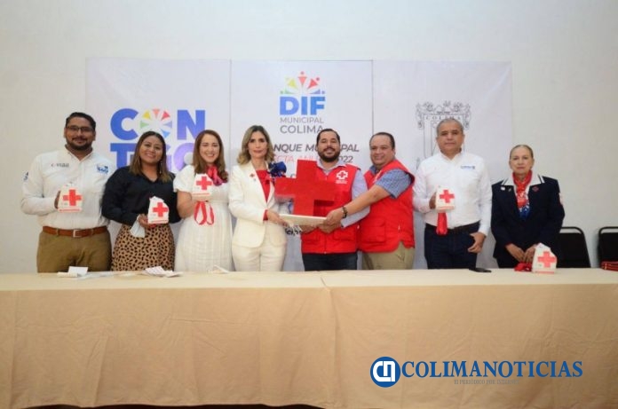 Trabajadores del Ayuntamiento de Colima refrendan su apoyo a la Cruz Roja