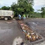 alcatarilla llena de basura