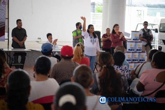 apoyos a manzanillenses9