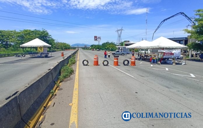 Bloqueo de vialidades en Colima