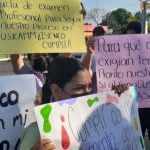 Con manifestación, egresados del ISENCO demandan se les expida sus títulos