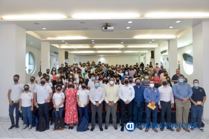 Entrega UdeC 172 becas Cara Amiga