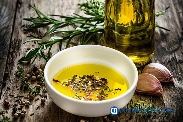 aceite-de-oliva-ajo-romero