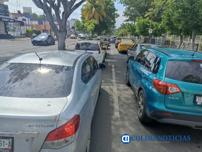 trafico avenida De los Maestros colima