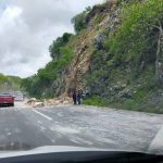 Automovilistas reportan daños en la carretera Tecomán-Colima