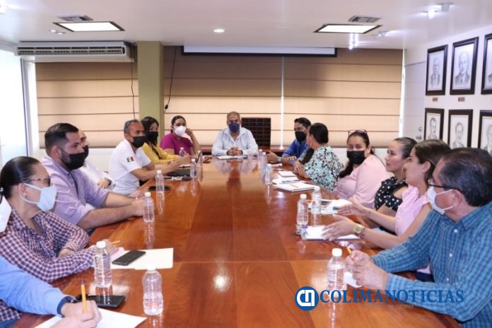 Autoridades educativas analizan los medios para reparar escuelas de Colima afectadas por sismo