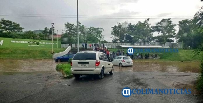 Lluvias inundan calles e impiden entrada y salida a la UTeM2