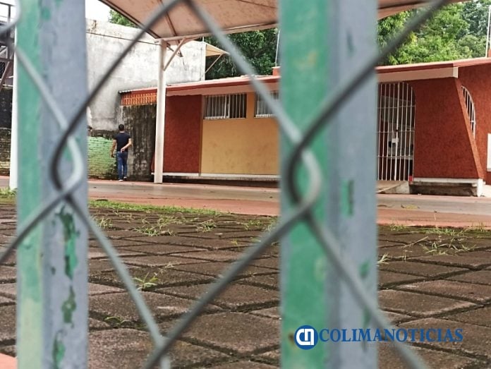 Personal educativo supervisa planteles en Colima