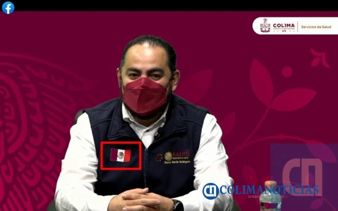 Representante de Salud del Gobierno Federal en Colima modifica los colores de la Bandera Nacional