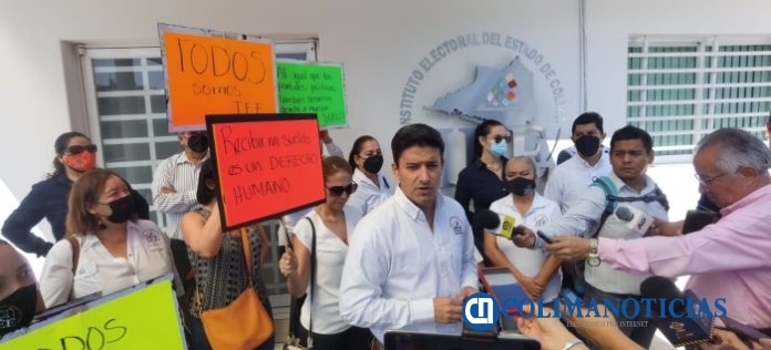 Se manifiestan trabajadores del IEE2
