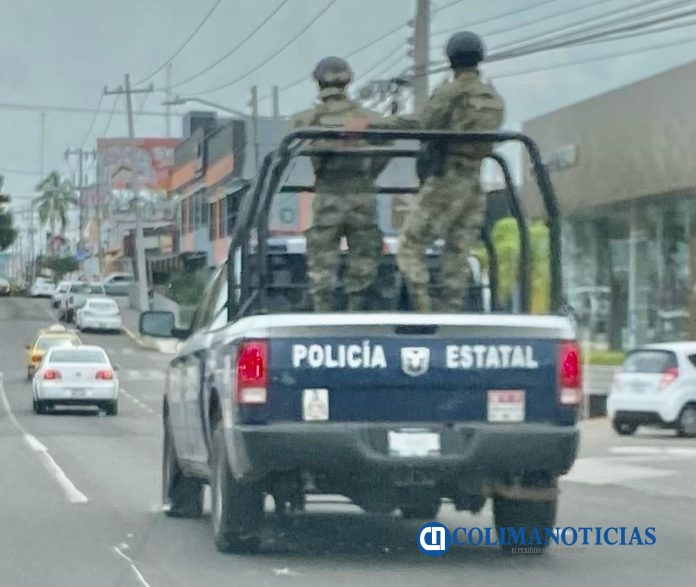 militares en patrulla de policia colima