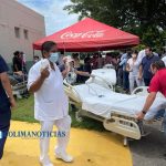 personal de salud camillas tras sismo