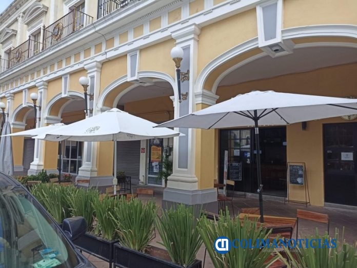 sombrillas restaurantes en centro de colima