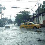 taxis en lluvia colima