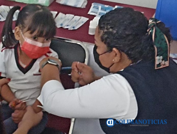 A vacunarse contra la influenza en Colima