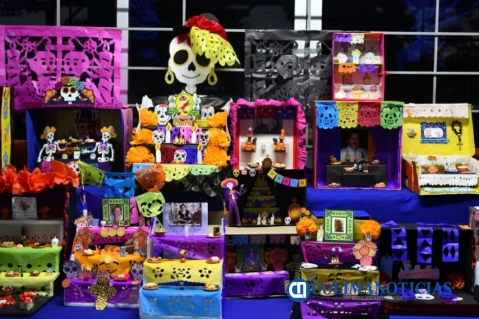 Adoratrices dedican altar de muertos a la madre Enriqueta Maciel