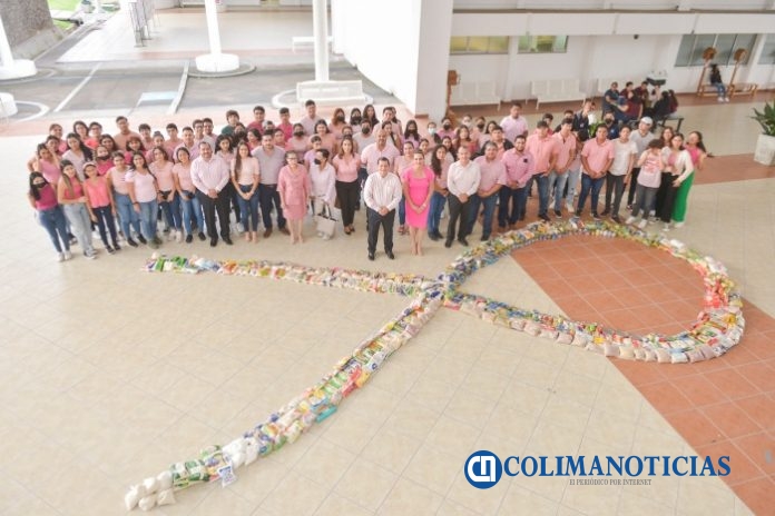 Donan estudiantes cerca de 400 kilos de productos no perecederos