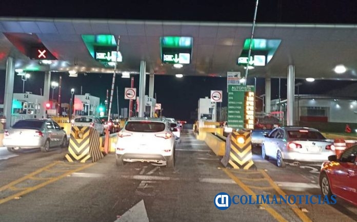 Exigen suspender la caseta de peaje Colima-Tonila
