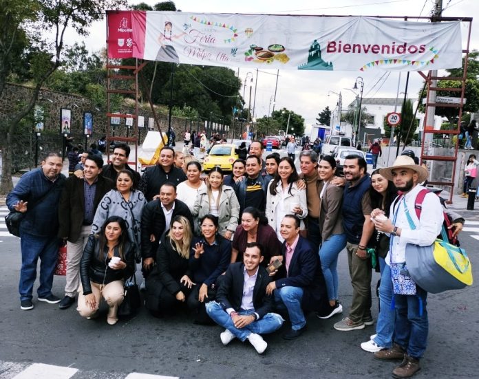 Funcionarios, alcaldes, diputados y dirigentes colimenses de Morena se fueron a la 'cargada' con Claudia Sheinbaum